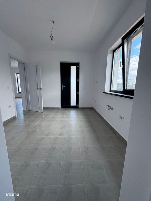 Casă nouă parter la intrare în Curtești