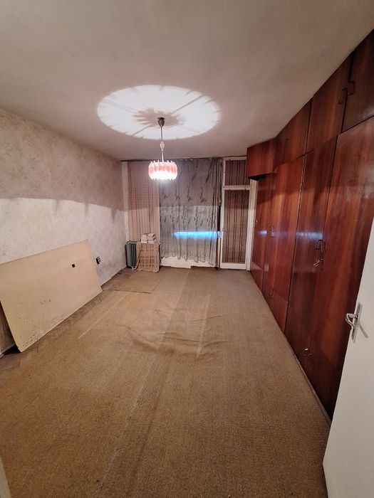 Продава се Четиристаен апартамент в Търговище, Център - 90 кв.м за 923 €/кв.м - Снимка #1