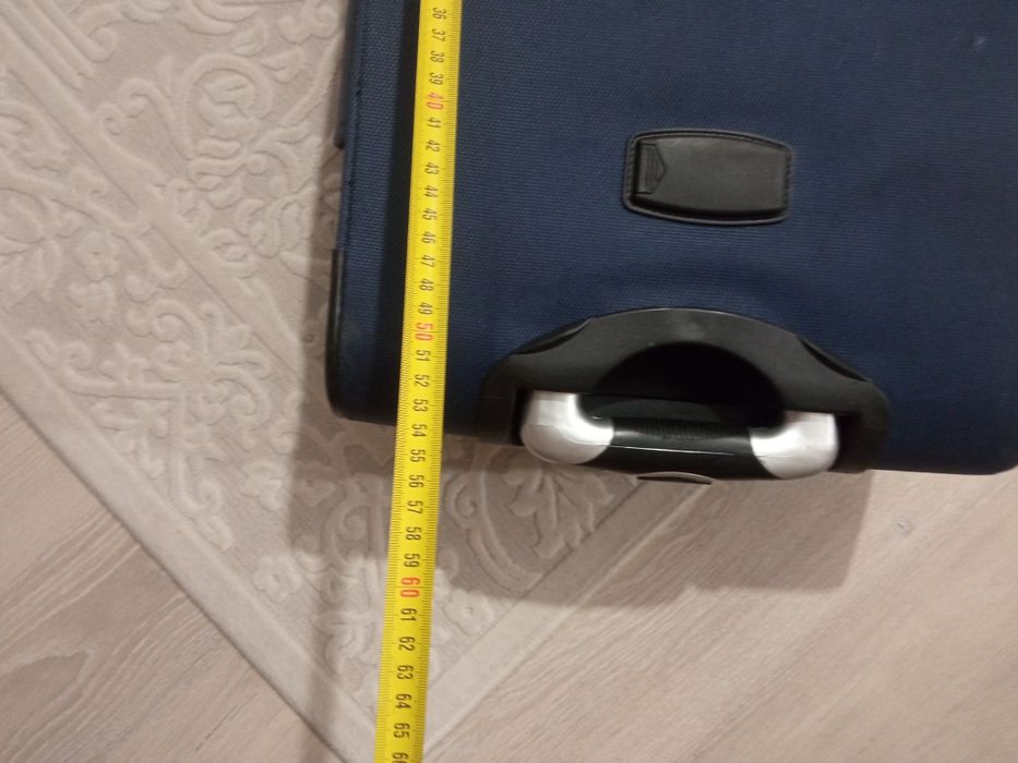 Vând valiza troler stare buna