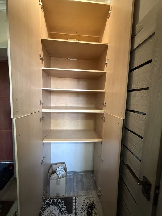 Продам прихожую.