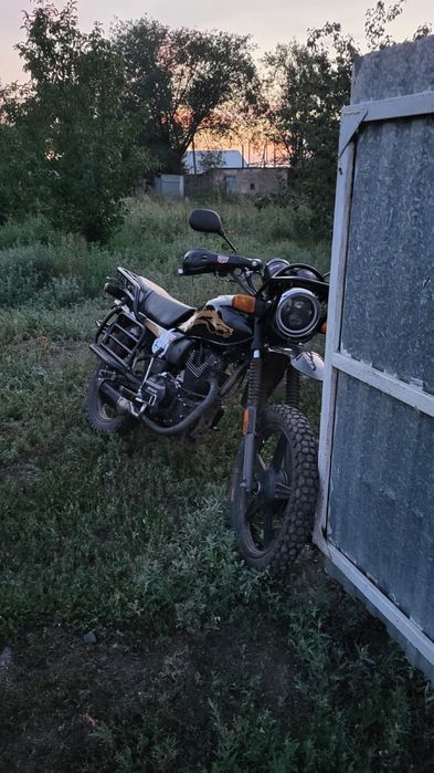 Мотоцикл Gsx 200 в отличном состояние