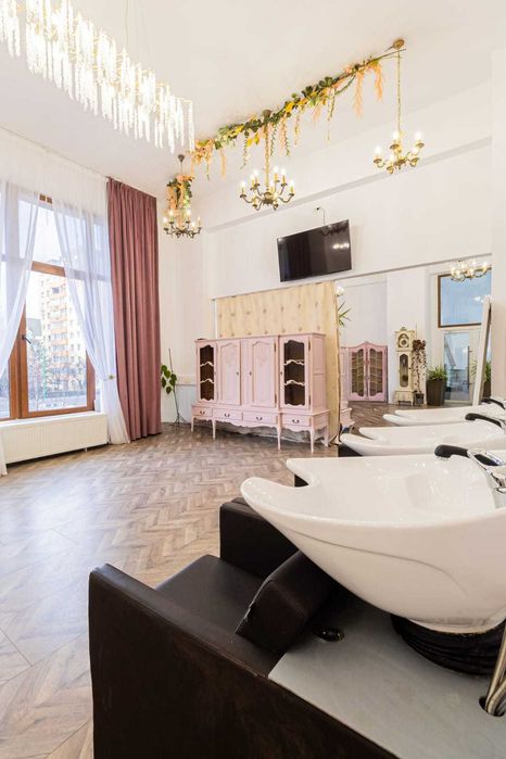 Post de lucru de inchiriat - Salon beauty  High Class