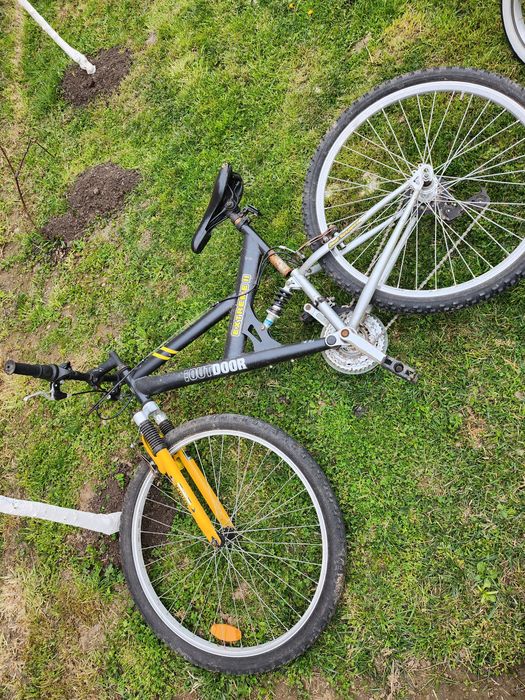 Vand bicicleta in stare buna