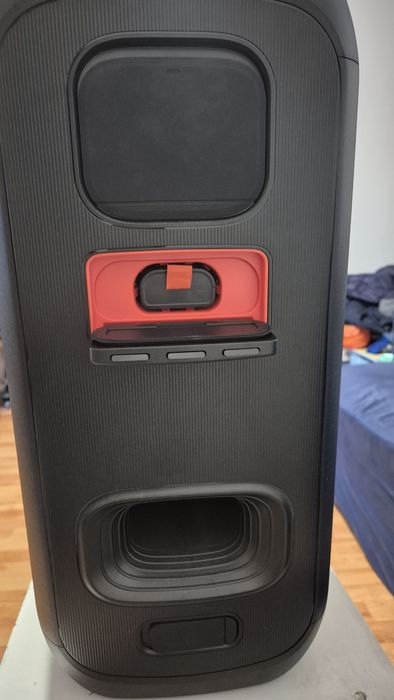 Vând Boxa JBL 120 PARTYBOX  IN STRARE excelentă