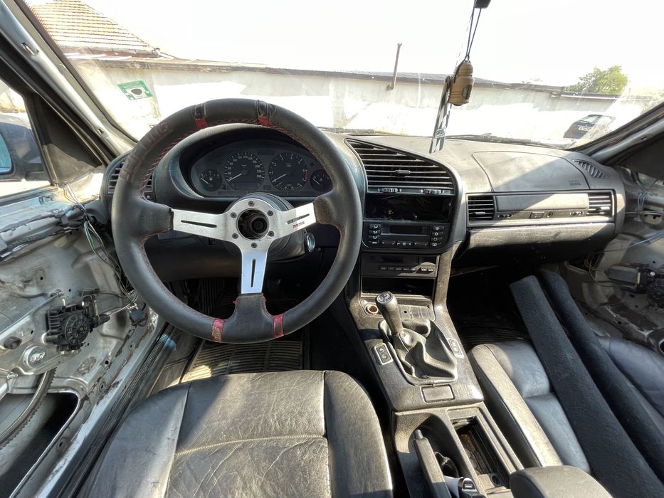 BMW e36 318i 115hp На Части