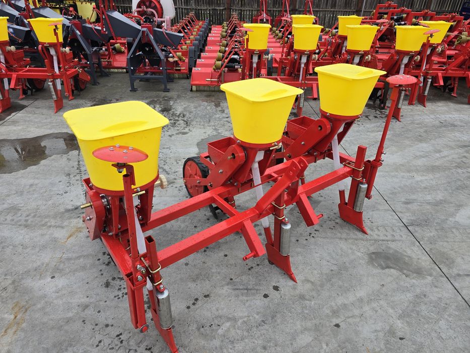 Semanatoare porumb mecanica pe 3 randuri