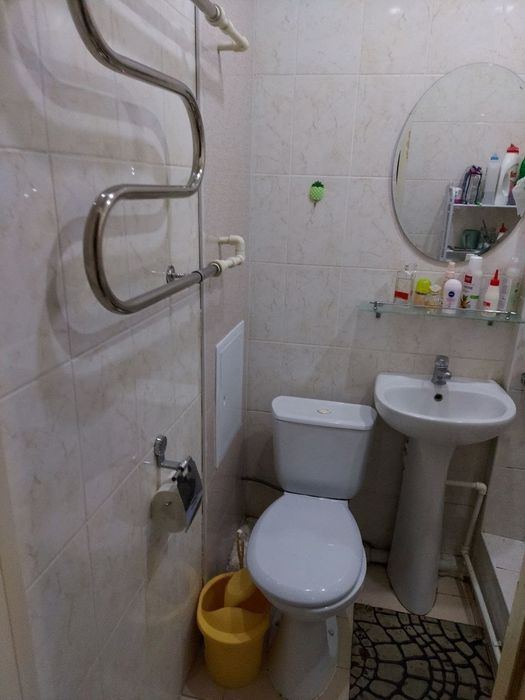 Продам 1 комнатную квартиру на 1 этаже. Буюк Ипак Йули, аптека 36,6.
