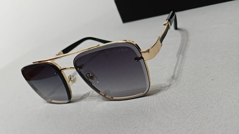 Ochelari de soare noi