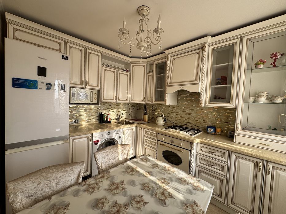 Продажа 4 комн. кв. - пр. Республики 32