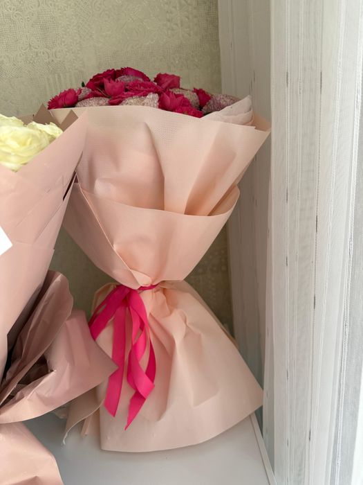 Продам Букеты цветов розы,тюльпаны