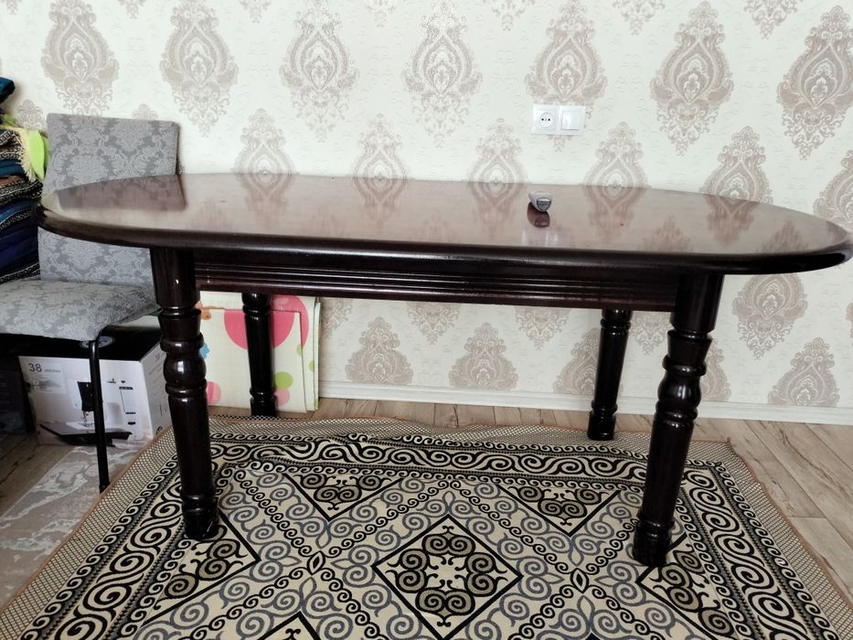 Продаю стол в хорошим состоянии