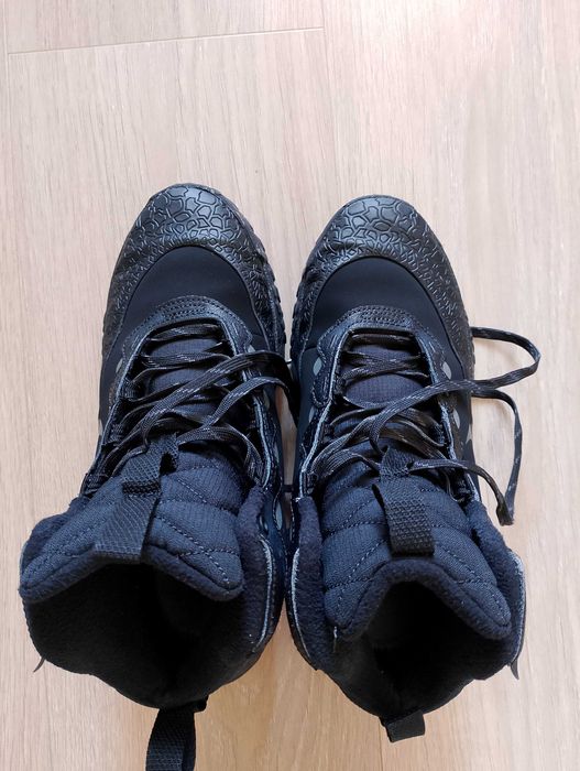 Зимни обувки Nike, номер 37.5