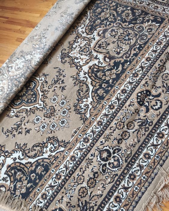 Палас в отличном состоянии