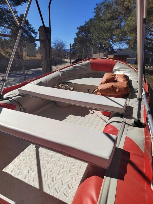 Надуваема RIB лодка Freesun 420 с колесар и двигател+аксесоари