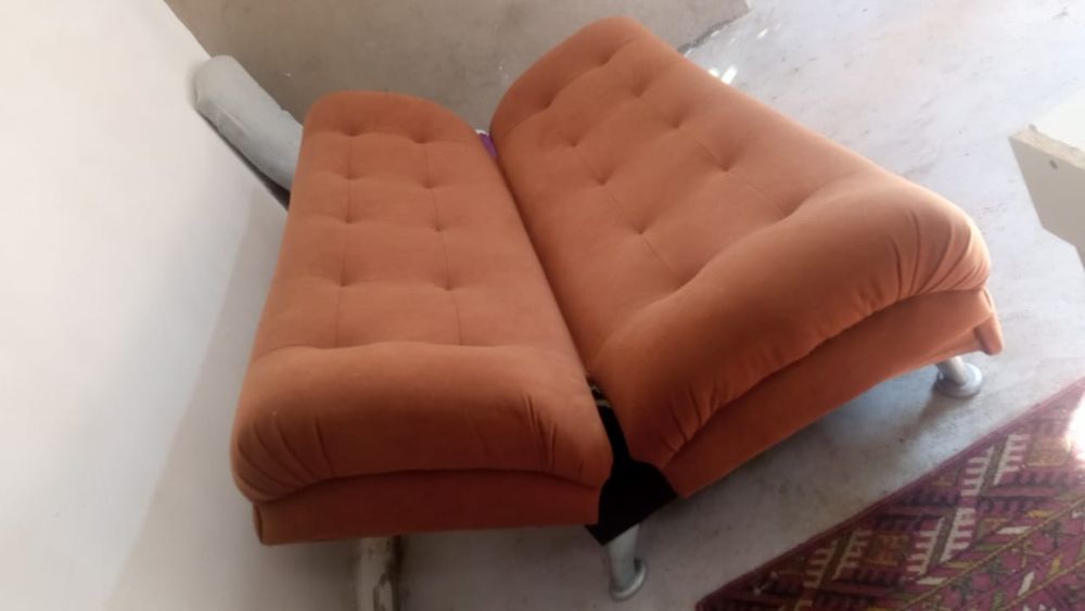 Продам диван книжку новую