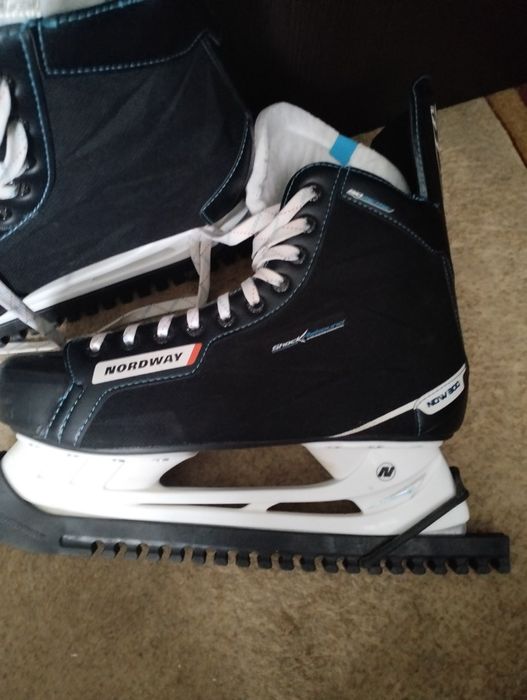 Продам мужские коньки