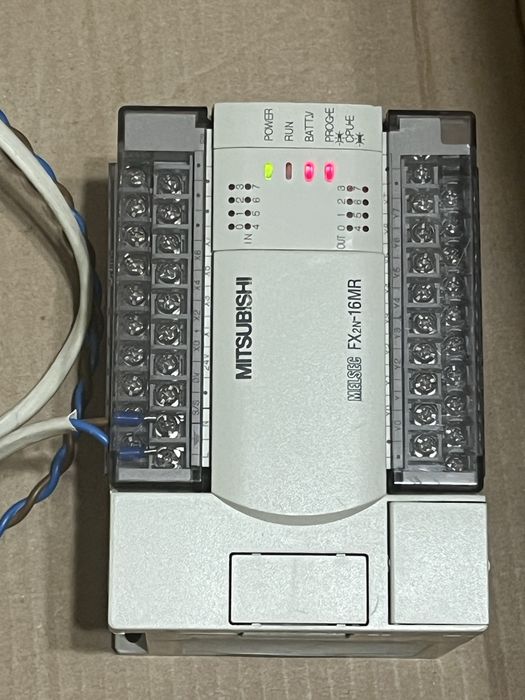 Lot Mitsubishi PLC FX2N-16MR-ES/UL + 4x FX2N-2DA + Sursă Mean Well DR-30-24 – Automatizări Industriale