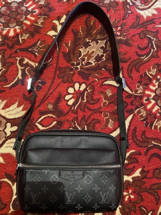 Луивитон барсетка сатылады