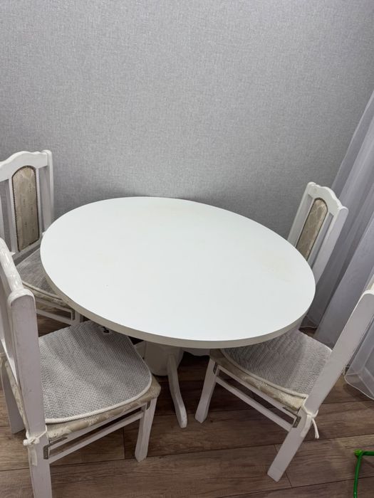 Продам кухный стол и стуля