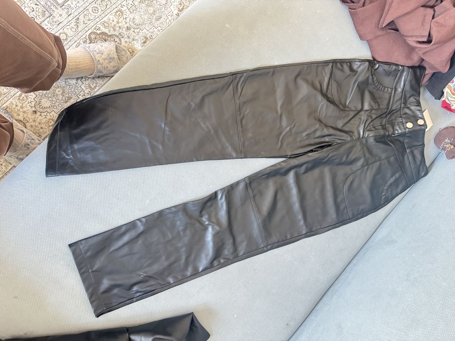 Брюки из экокожи