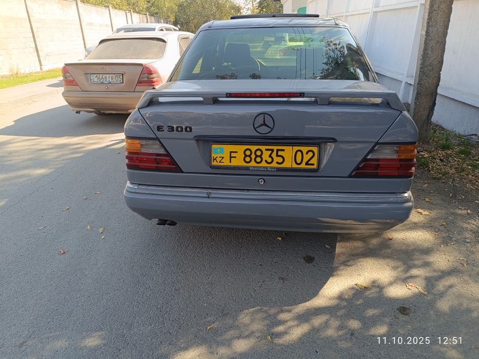 Мерседес Benz w124