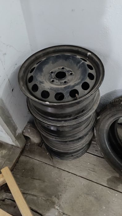 Продам комплект штампованных дисков