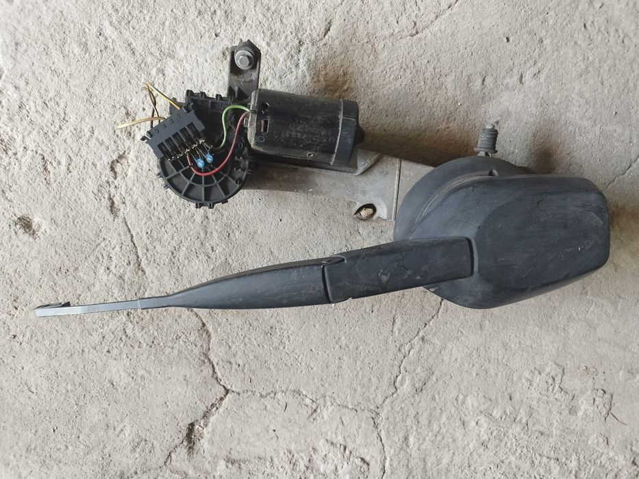 Части за Мерцедес 200Е