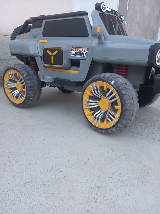 Детская машина с пультом и ручная