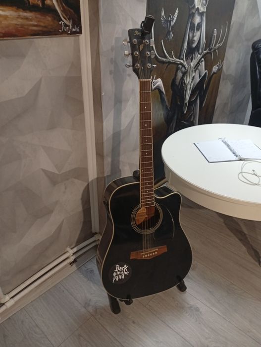 Vând chitara electroacustica ibanez
