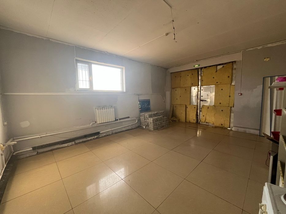 Сдам комнату в магазине.