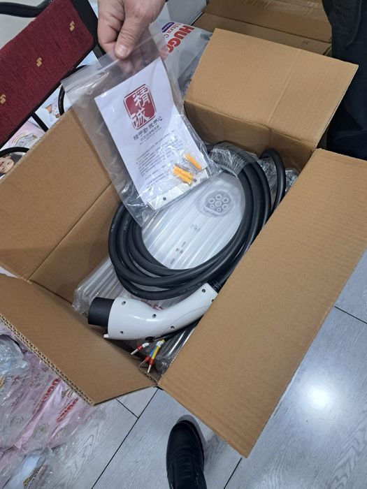 Продаётся зарядное устройство электромобили