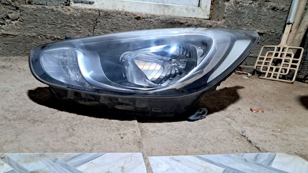 Продается левая фара