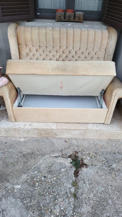 Vând canapea din lana