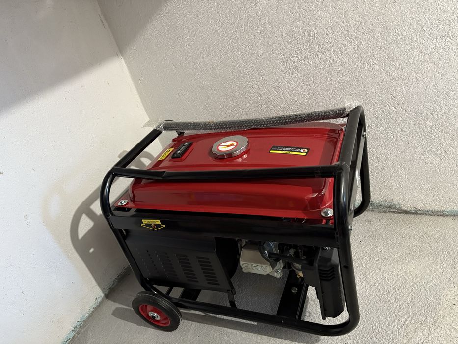 Бензинов генератор Honda ECMT7000