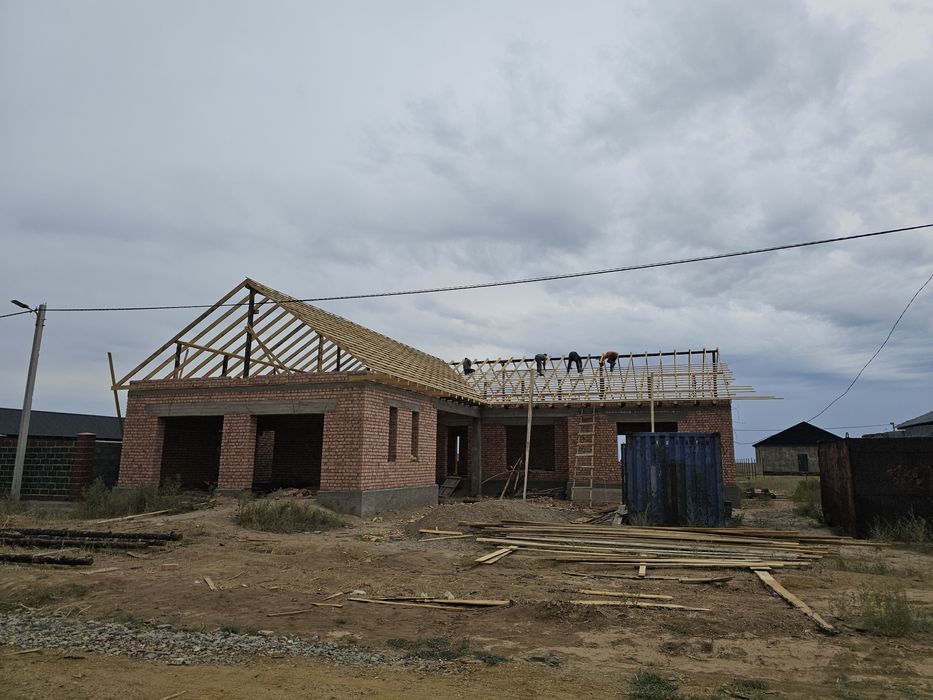 Бригада строителей