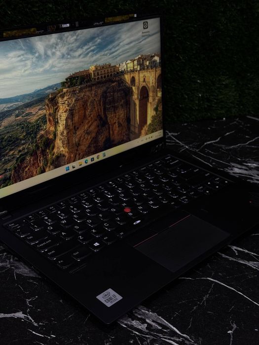 Kuchli Noutbuk Lenovo ThinkPad X1 Carbon