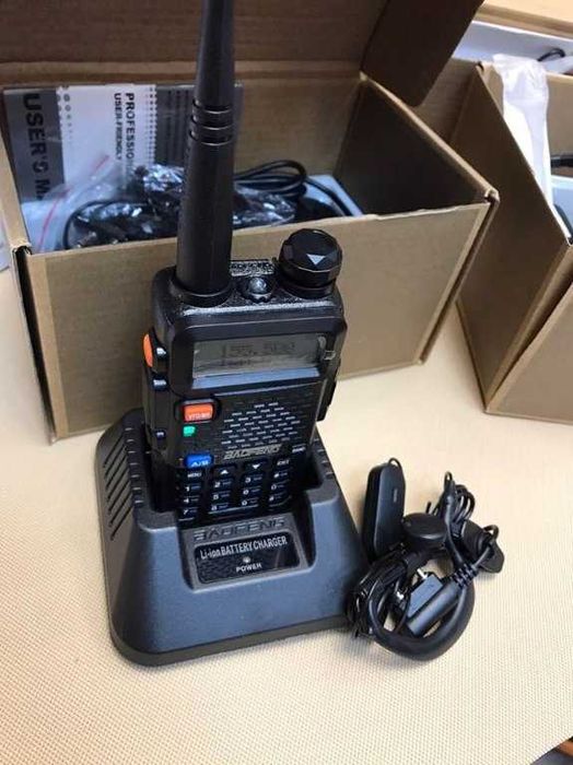 Радиостанция Baofeng, UV-5R-BF, С включен микрофон, Мощност 5W