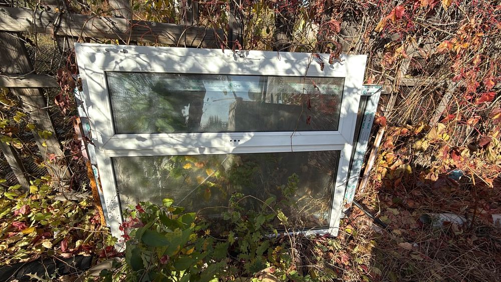 Продам 2 пластиковых окна