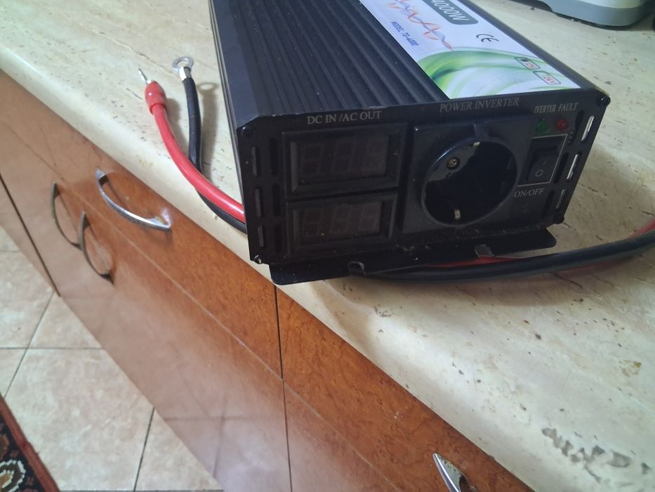 De vinzare invertor 4000w 12v