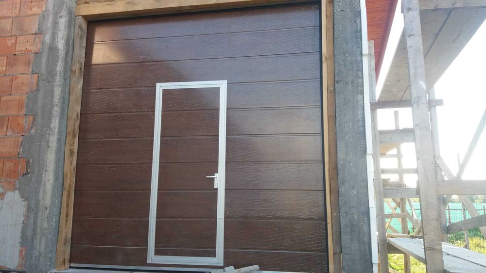 uși de garaj moderne