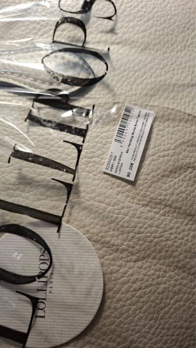 Женская сумка цвета айврори