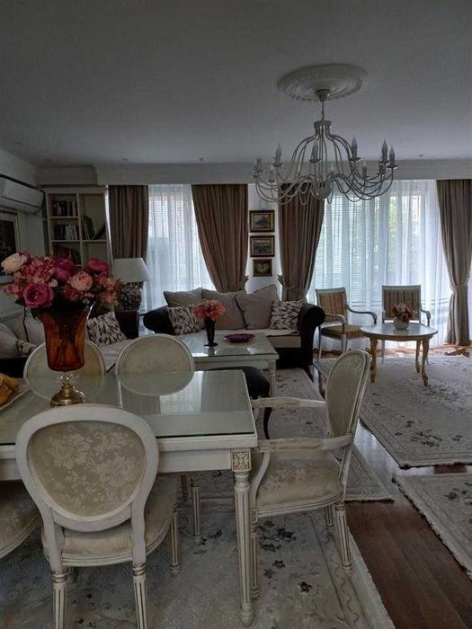 Дава се под наем Двустаен апартамент в Бургас, Център - 57 кв.м за 255 € - Снимка #1