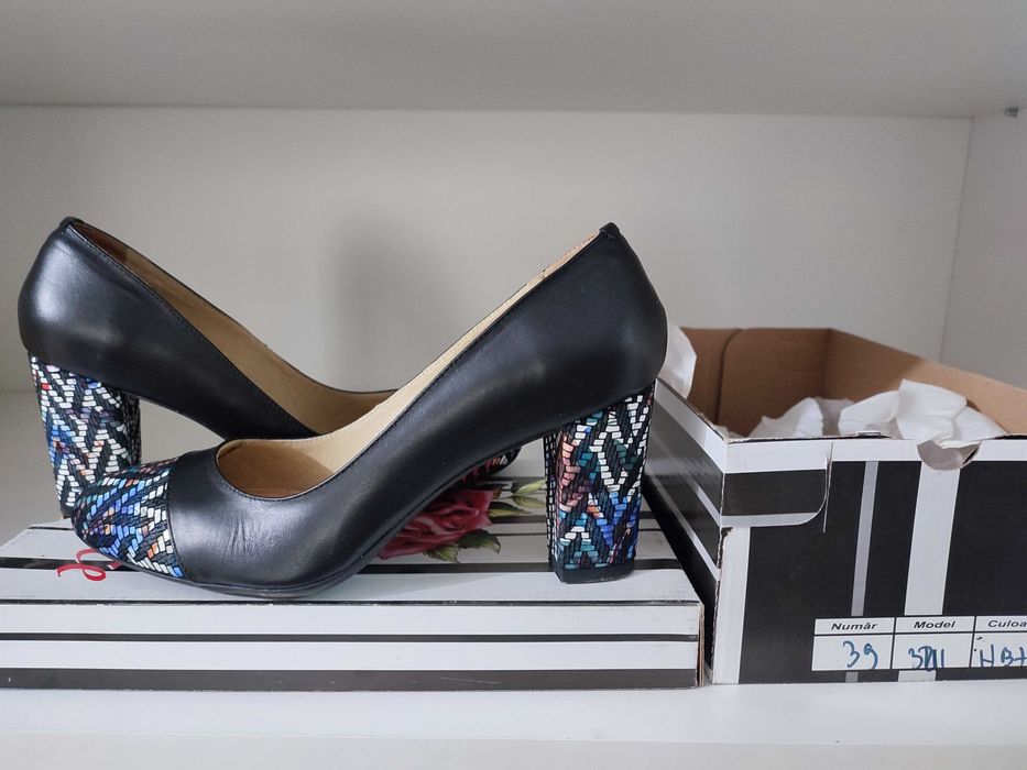 Pantofi de piele eleganti, marime 39