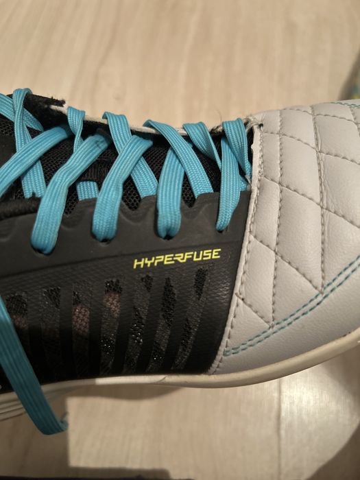 Футзальный кроссовки