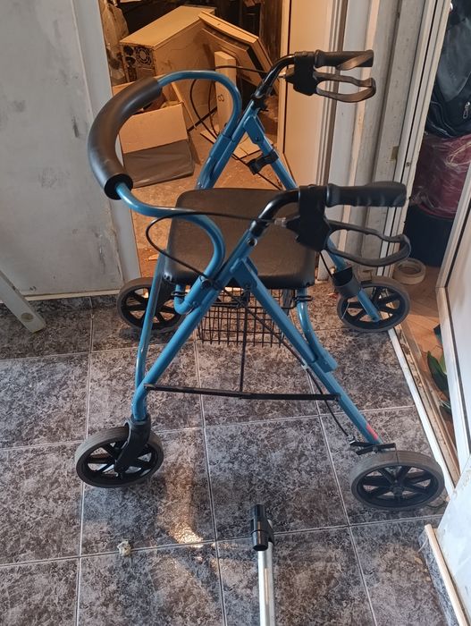 Продавам  комплект