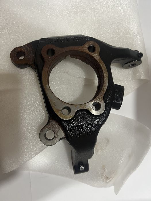 BYD Chazor поворотным кулаком колеса  наружного шарового шарнира