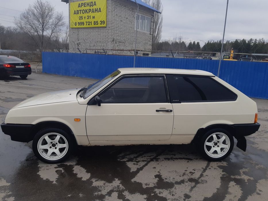 Продам на ходу Лада 2108 срочно