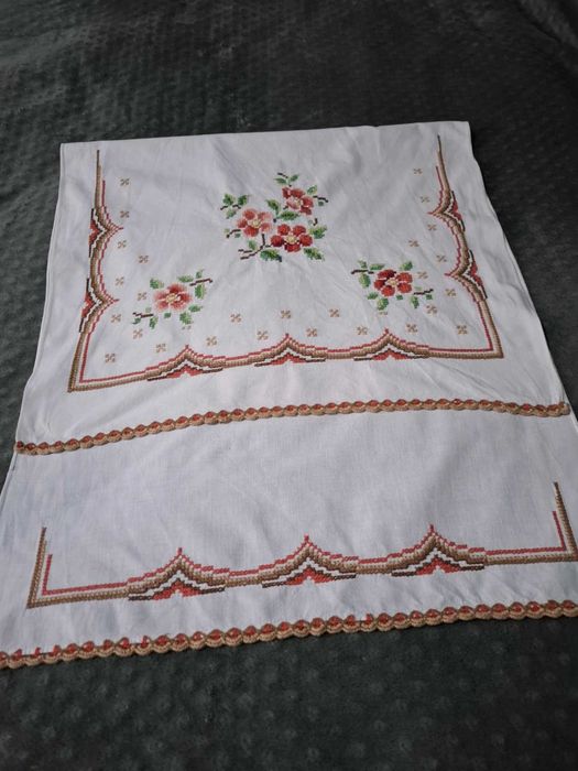 Памучна бродирана Покривка