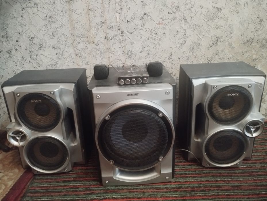 Колонки от музыкального центра с усилителем