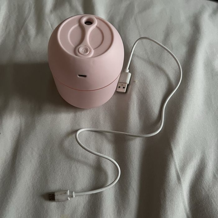 Mini umidificator de camera